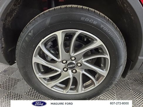 Used 2022 Lincoln Corsair AWD w/ Equipment Group 101A image 16