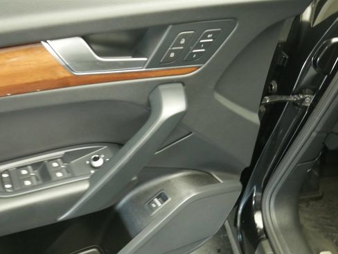 Certified 2023 Audi Q5 2.0T Premium w/ Convenience Package AWD/4WD image 6