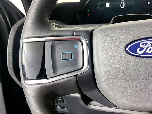 Used 2025 Ford Expedition Active AWD/4WD image 18