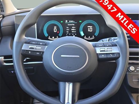 Used 2025 Hyundai Tucson SE image 20