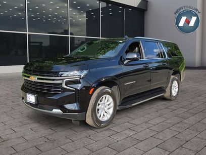 Used 2023 Chevrolet Suburban LT w/ Luxury Package