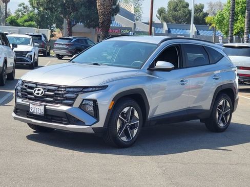 Used 2025 Hyundai Tucson SEL FWD image 2