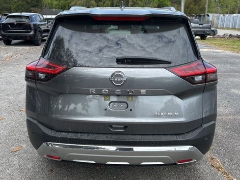 Used 2023 Nissan Rogue Platinum w/ Platinum Premium Package image 4