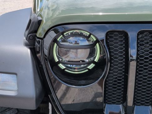 Used 2021 Jeep Wrangler Unlimited Sport AWD/4WD image 10