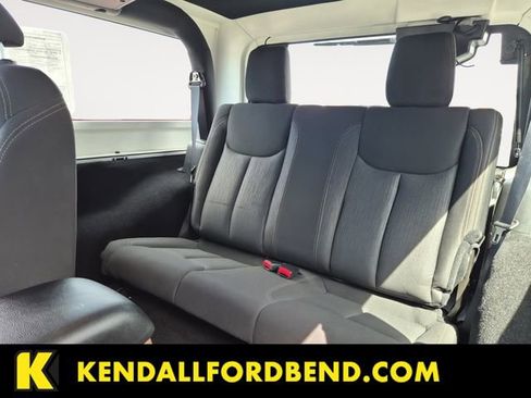 Used 2017 Jeep Wrangler Rubicon w/ Trailer Tow Group AWD/4WD image 13