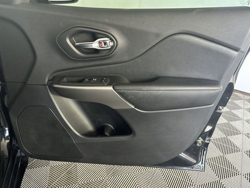 Used 2019 Jeep Cherokee High Altitude image 34
