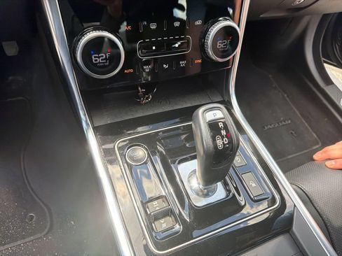 Used 2020 Jaguar XE S AWD/4WD image 8