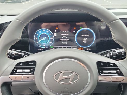 Used 2025 Hyundai Elantra SEL FWD image 12