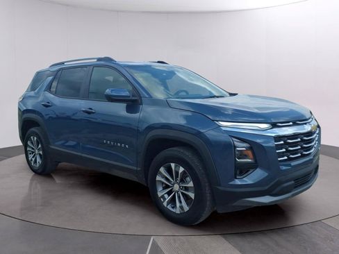 Used 2025 Chevrolet Equinox LT w/ Convenience Package II AWD/4WD image 9