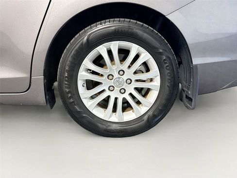 Used 2015 Toyota Sienna XLE w/ XLE Navigation Package FWD image 25