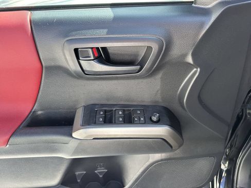 Used 2022 Toyota Tacoma SR5 w/ Technology Package RWD image 39