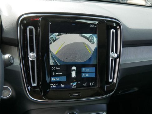 Used 2021 Volvo XC40 T5 Inscription w/ Advanced Package image 16