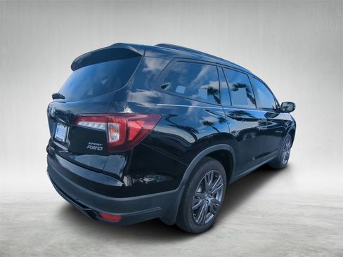 Certified 2022 Honda Pilot Sport image 3