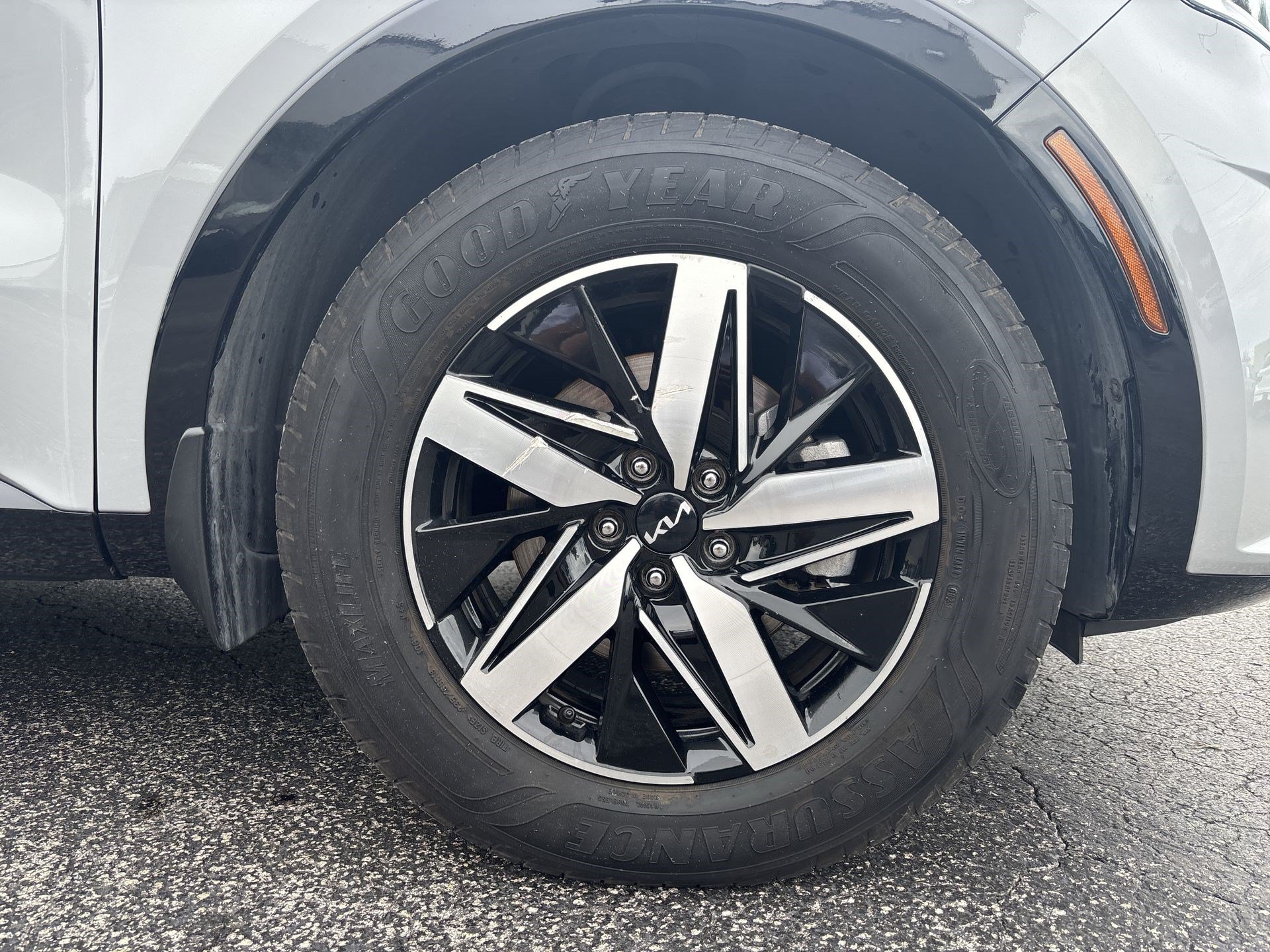 Used 2023 Kia Sorento EX FWD image 18