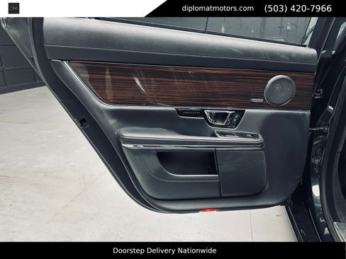 Used 2015 Jaguar XJ L Portfolio AWD/4WD image 27