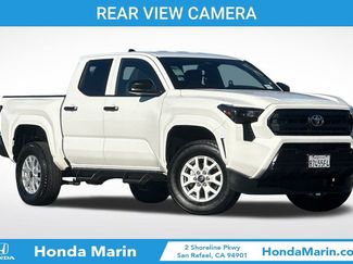 Used 2025 Toyota Tacoma SR video 3