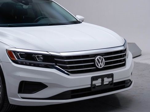 Used 2021 Volkswagen Passat 2.0T SE image 12