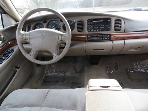 Used 2000 Buick Le Sabre Custom w/ Premium Opt Pkg image 16