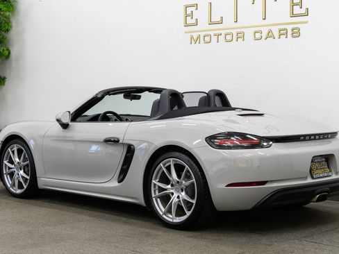 Used 2018 Porsche 718 Boxster image 3