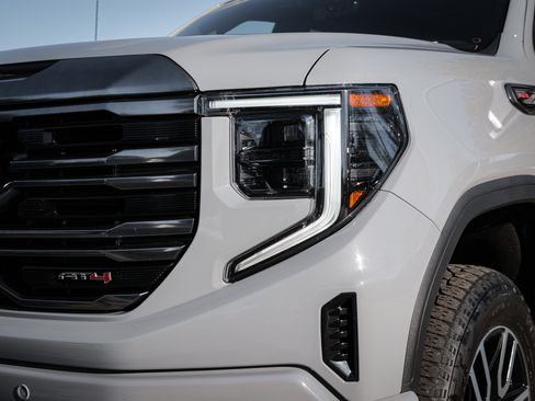 Used 2024 GMC Sierra 1500 AT4 w/ Technology Package image 6