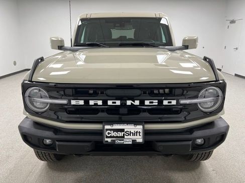 Used 2025 Ford Bronco Outer Banks image 3