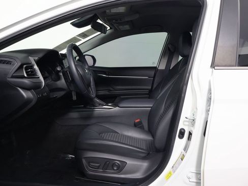 Used 2022 Toyota Camry SE FWD image 10