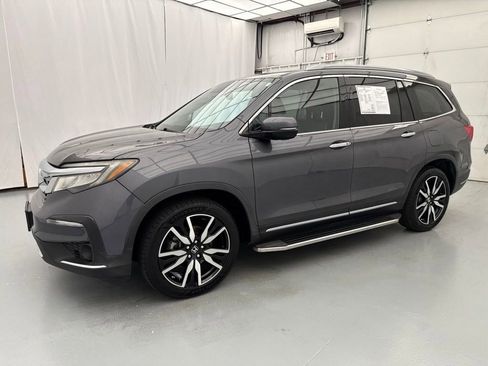 Used 2019 Honda Pilot Touring image 3