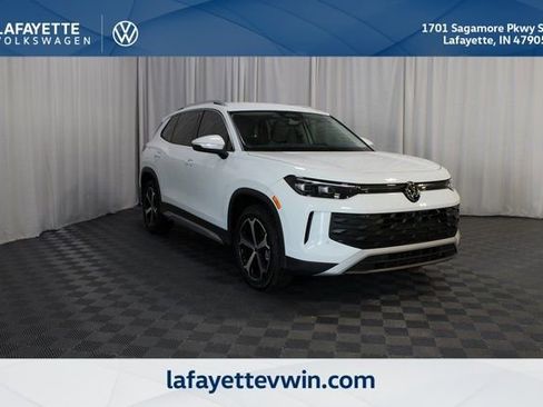New 2025 Volkswagen Tiguan SE FWD image 1