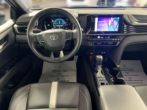Used 2025 Toyota Camry SE AWD/4WD image 23
