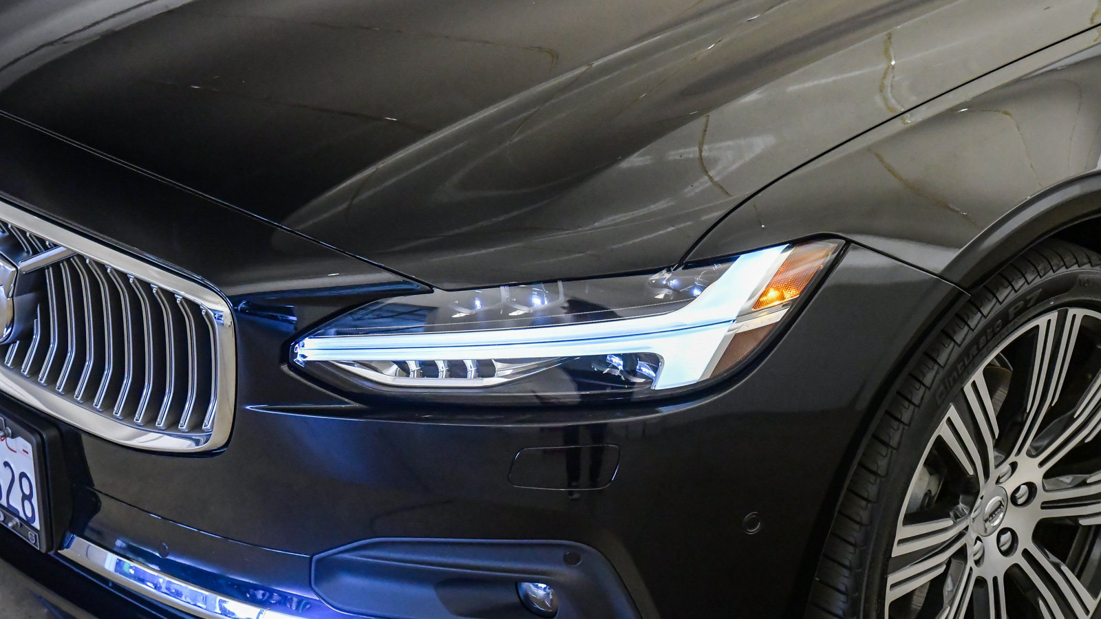 Certified 2023 Volvo S90 B6 Plus AWD/4WD image 9
