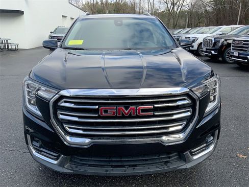 Used 2024 GMC Terrain SLT image 40