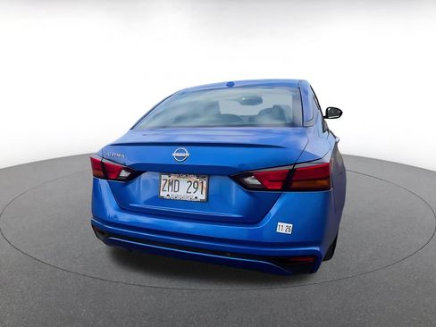 Used 2025 Nissan Altima 2.5 SV FWD image 14