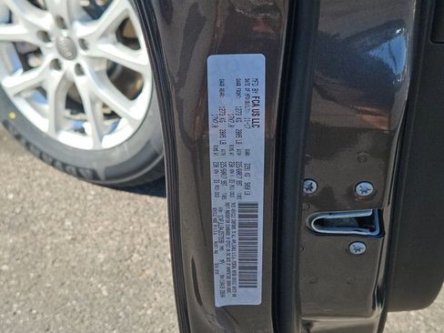 Used 2018 Jeep Cherokee Latitude Plus image 17