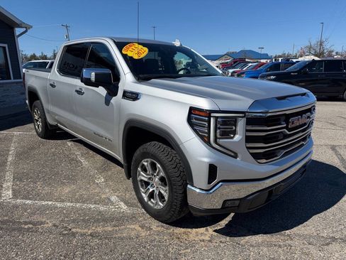 Used 2022 GMC Sierra 1500 SLT w/ SLT Convenience Package AWD/4WD image 7