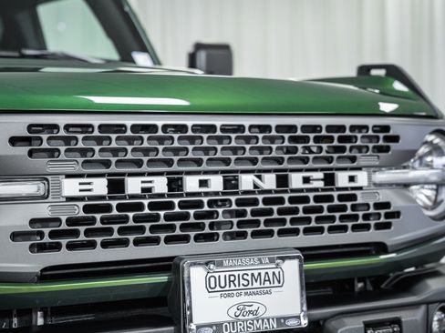 Used 2025 Ford Bronco Badlands image 7