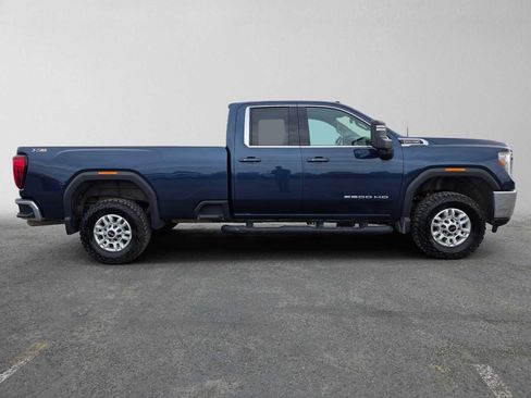 Used 2022 GMC Sierra 2500 SLE w/ SLE Convenience Package AWD/4WD image 2