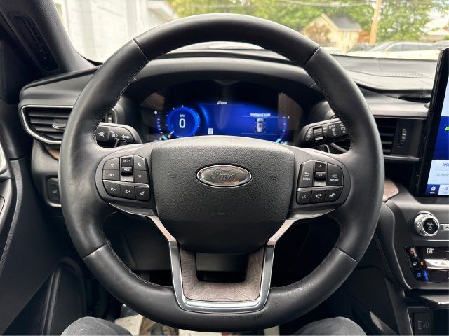 Used 2020 Ford Explorer Platinum w/ Premium Technology Package AWD/4WD image 19
