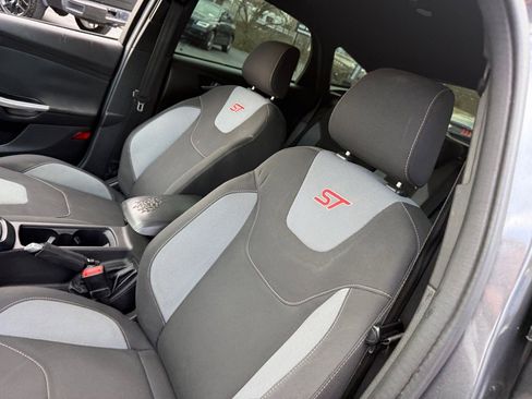 Used 2017 Ford Focus ST FWD image 43