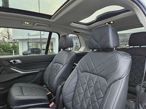 Used 2024 BMW X7 xDrive40i w/ Executive Package image 21