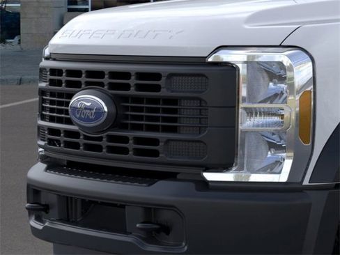 New 2026 Ford F550 4x4 Crew Cab image 17