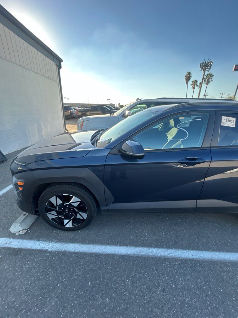 Used 2025 Hyundai Kona SEL FWD image 4