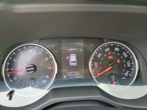 Used 2022 Toyota RAV4 LE image 27