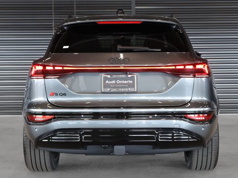 New 2025 Audi SQ6 e-tron Premium Plus image 11