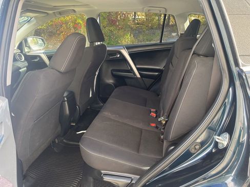 Used 2018 Toyota RAV4 XLE image 10