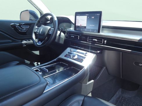 Certified 2023 Lincoln Aviator AWD w/ Premium Package image 26