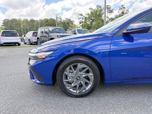 Used 2024 Hyundai Elantra SEL FWD image 11