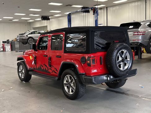 Used 2019 Jeep Wrangler Unlimited Sahara image 7