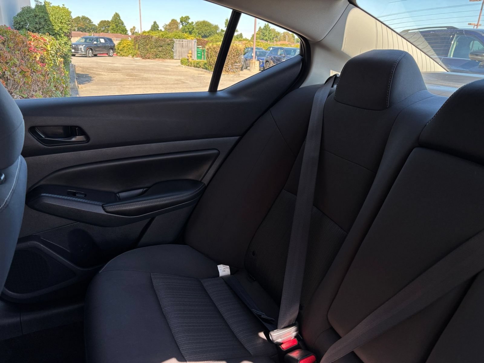 Used 2025 Nissan Altima 2.5 SV FWD image 39