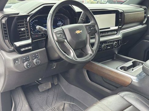 Used 2024 Chevrolet Silverado 2500 High Country w/ Technology Package AWD/4WD image 12