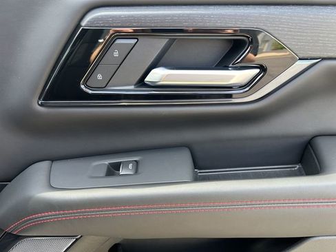 Used 2025 GMC Yukon AT4 Ultimate w/ LPO, Floor Liner Package AWD/4WD image 21